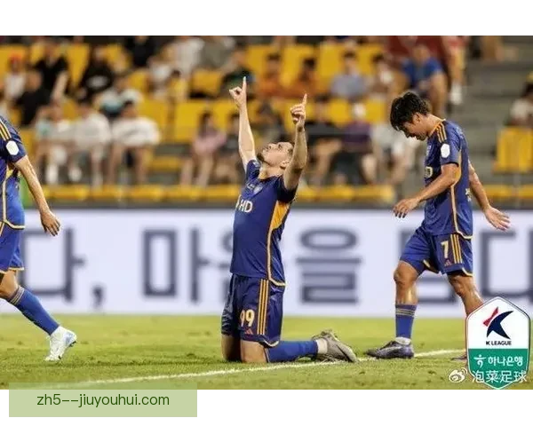 孙兴慜在韩国国家队比赛中梅开二度助力球队大胜再创佳绩