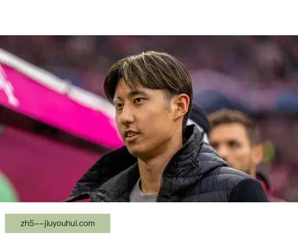 拜仁宣布正式签约日本中卫伊藤洋辉加强防线阵容